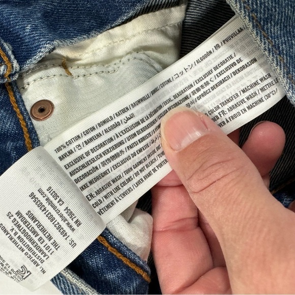 Abercrombie Fitch High Rise 4” Shorts Distressed Denim - Picture 3 of 7